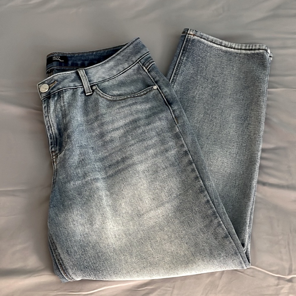 1822 DENIM High-Rise, Slim Boot Cut Jeans for Women. Size 12.